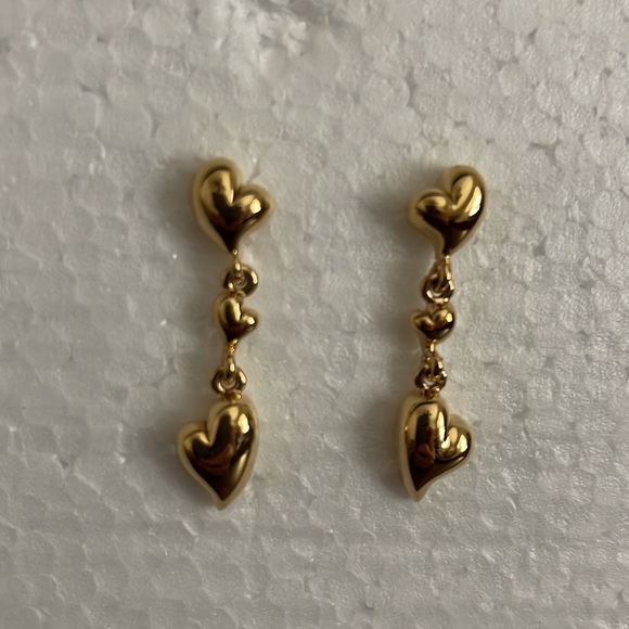 A RARE FIND…Vintage St John necklace w/ Matching Triple heart drop earrings. - Picture 5 of 8